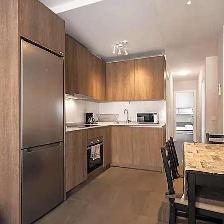 Hotel Family Flat In Old Town Ref 181 3*